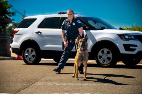 U.S. Capitol Police Officer with k-9